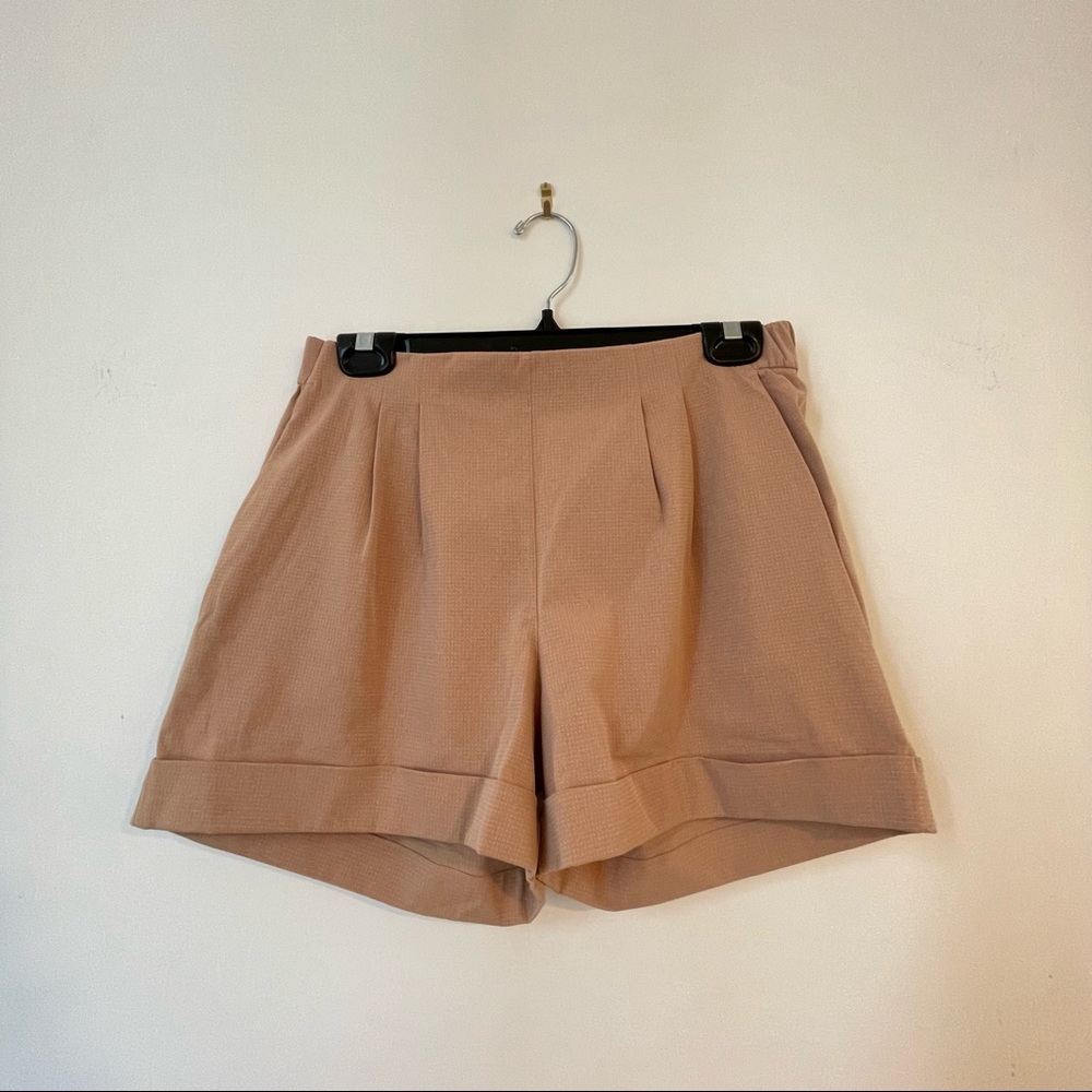 NWOT lululemon athletica practical play shorts 3.5”